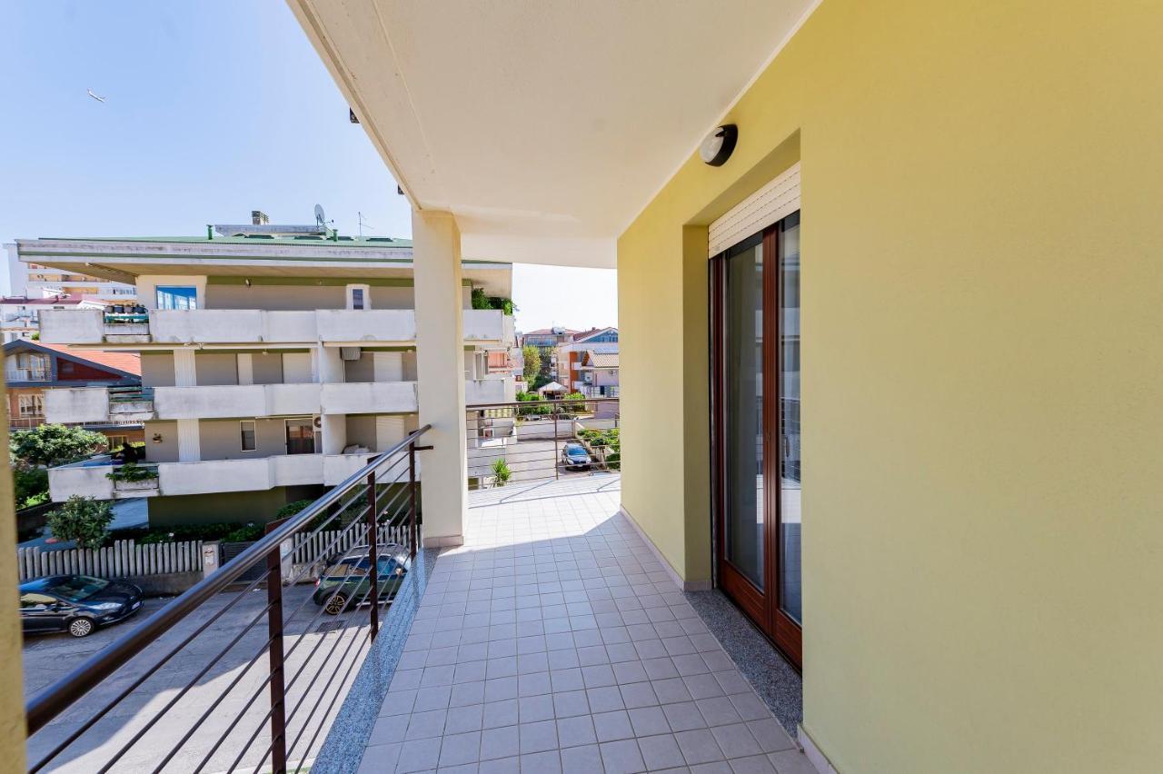 Your Dream Stay In Montesilvano Awaits! Экстерьер фото